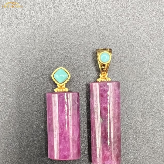1 CẶP MẶT DÂY CHUYỀN RUBY HÌNH LĂN TRỤ